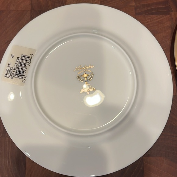 4 Noritake Fitzgerald bone china bread & butter plates 6 5/8” diameter excellent - Picture 2 of 3